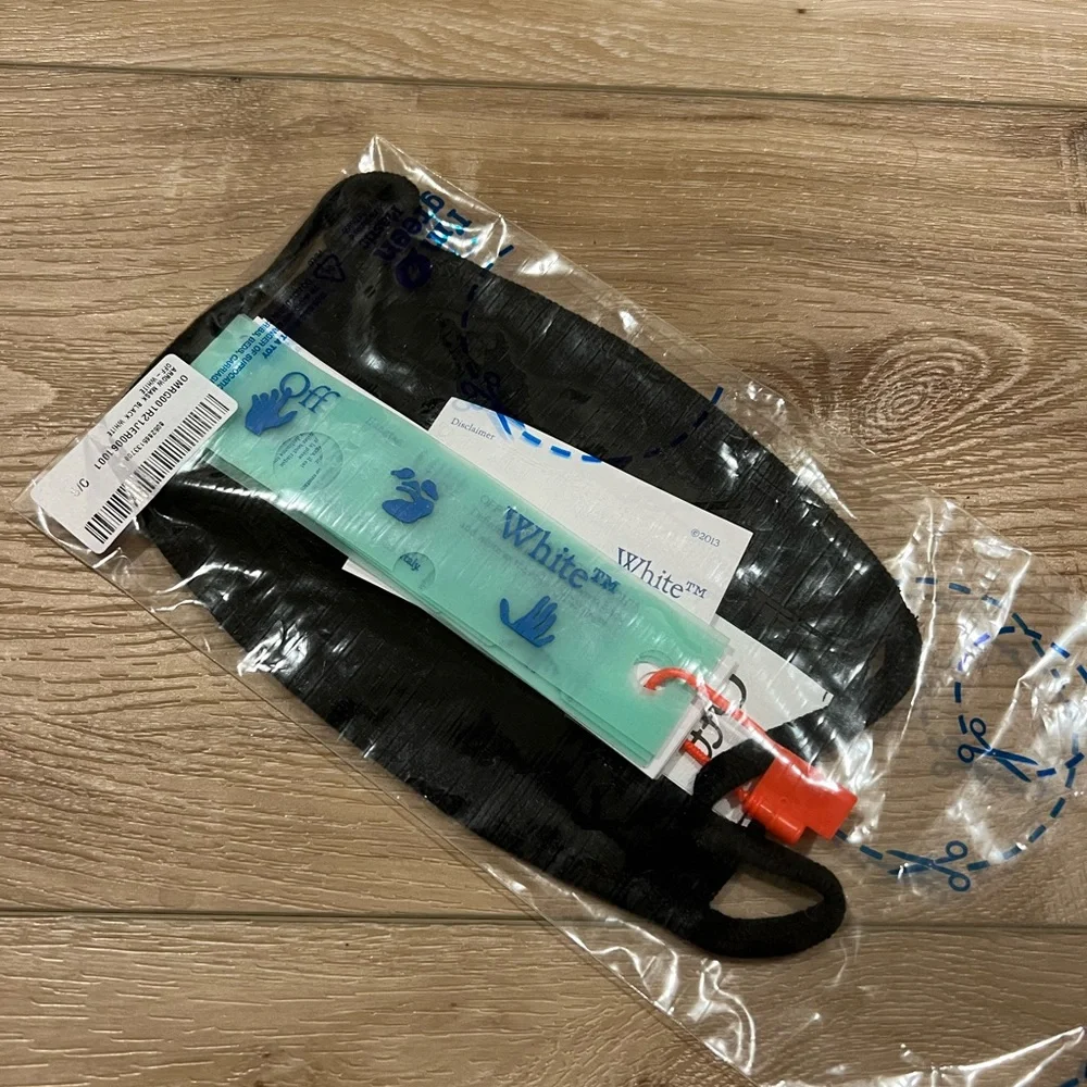 Off-White Black Arrows Face Mask